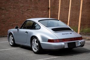 Porsche 911 Carrera RS 3.6 Touring 1992 года  (WW)